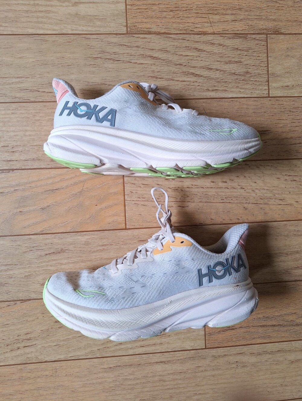 HOKA Clifton 9 Women's Vanilla / Astral Size 7.5B - Picture 13 of 14